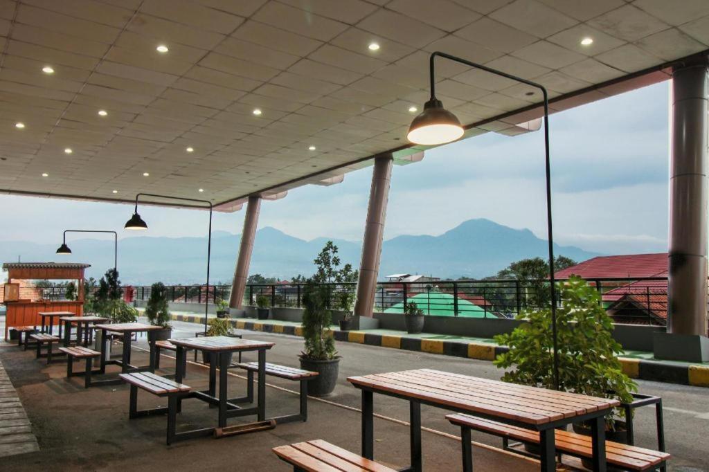 Super Oyo Capital O 483 Tamansari Panoramic Bandung Hotel Buitenkant foto