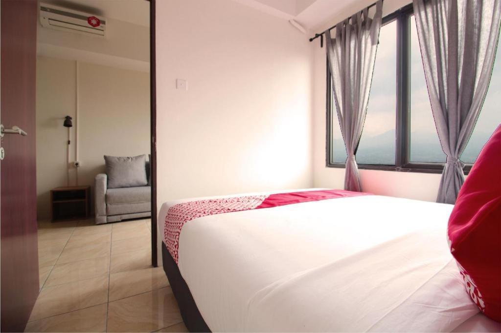 Super Oyo Capital O 483 Tamansari Panoramic Bandung Hotel Buitenkant foto